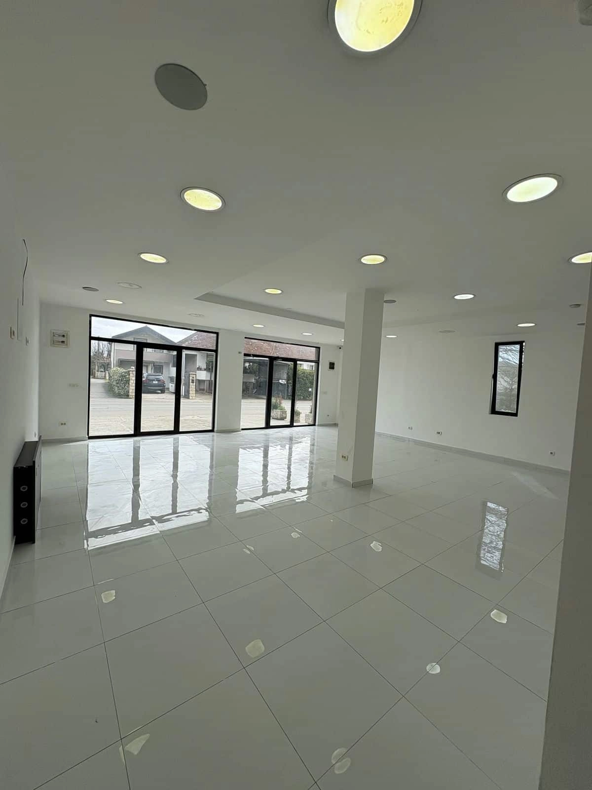 Poslovni-prostor-za-izdavanje-u-naselju-Masline-Podgorica-5 Izdavanje: Poslovni prostor 892 m² – Masline, Podgorica — fotografija 6