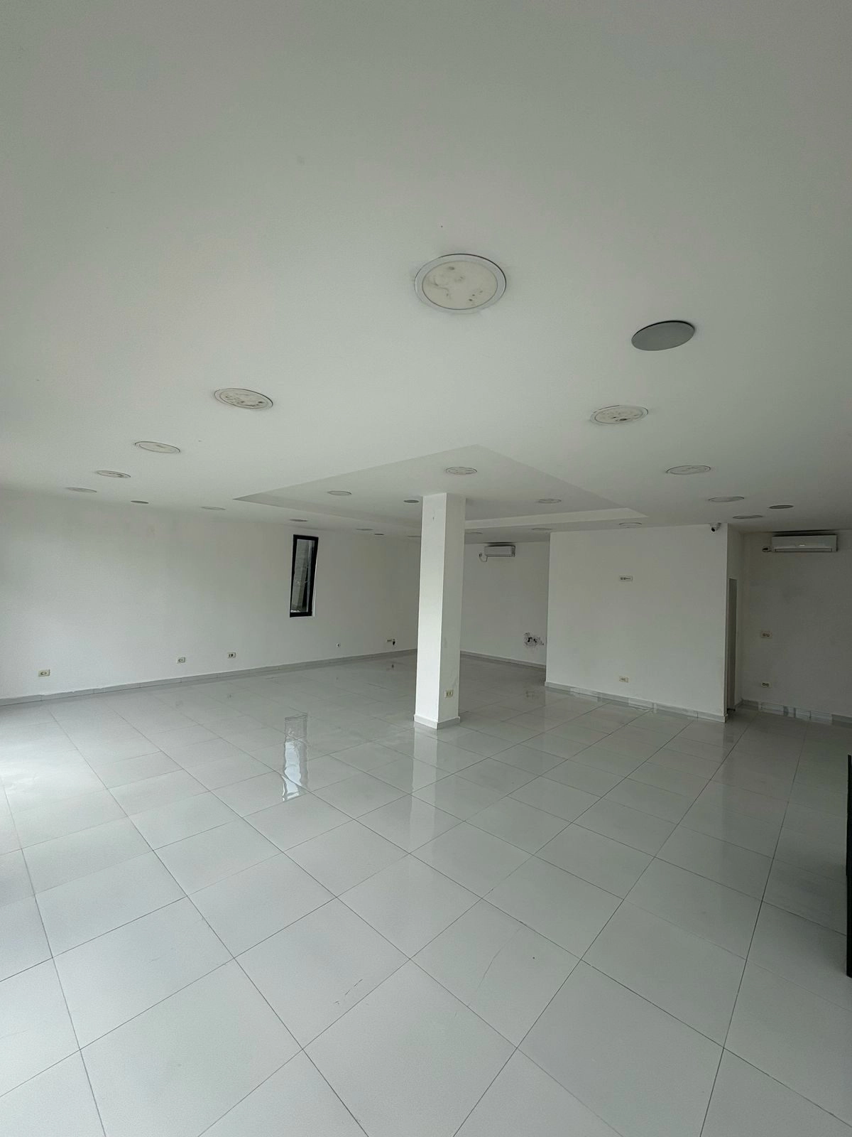 Poslovni-prostor-za-izdavanje-u-naselju-Masline-Podgorica-8 Izdavanje: Poslovni prostor 892 m² – Masline, Podgorica — fotografija 9