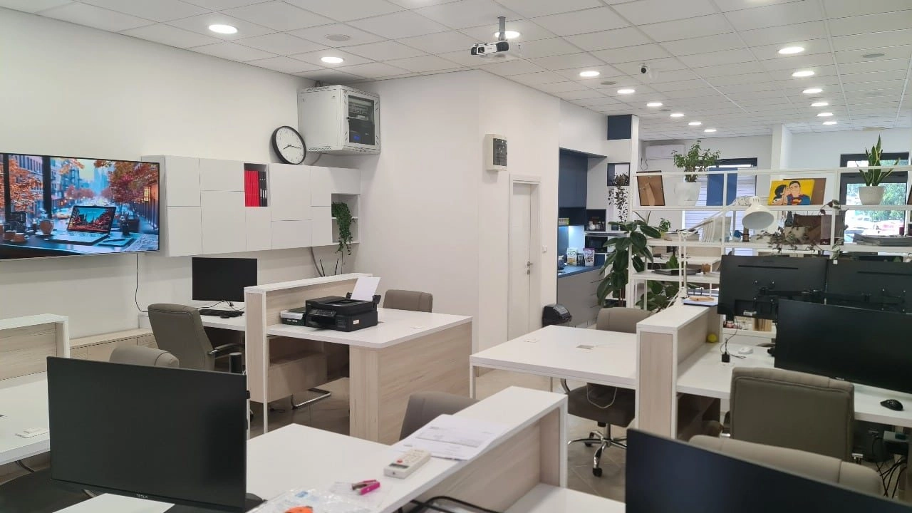 Namjesten-poslovni-prostor-Stari-aerodrom-Podgorica-7 Izdavanje: Poslovni prostor 98 m² – Stari aerodrom, Podgorica — fotografija 8