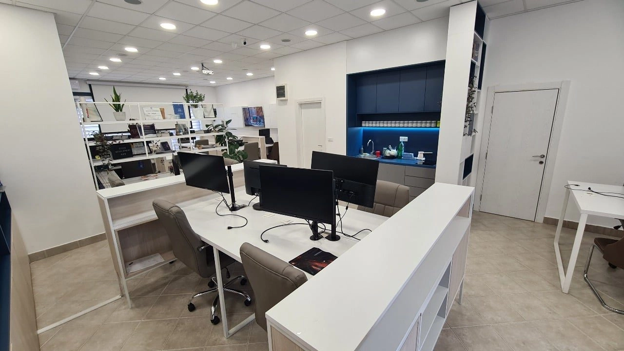 Namjesten-poslovni-prostor-Stari-aerodrom-Podgorica-10 Izdavanje: Poslovni prostor 98 m² – Stari aerodrom, Podgorica — fotografija 11