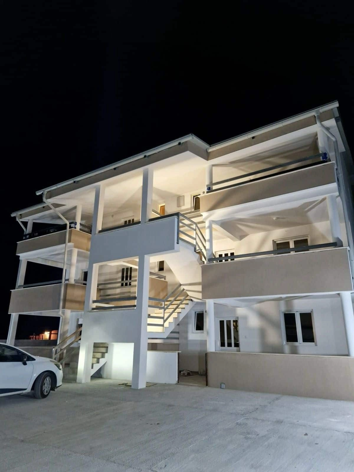 Dvosoban-stan-u-novoj-zgradi-Murtovina-Podgorica-2 Izdavanje: Dvosoban stan – Murtovina, Podgorica — fotografija 3