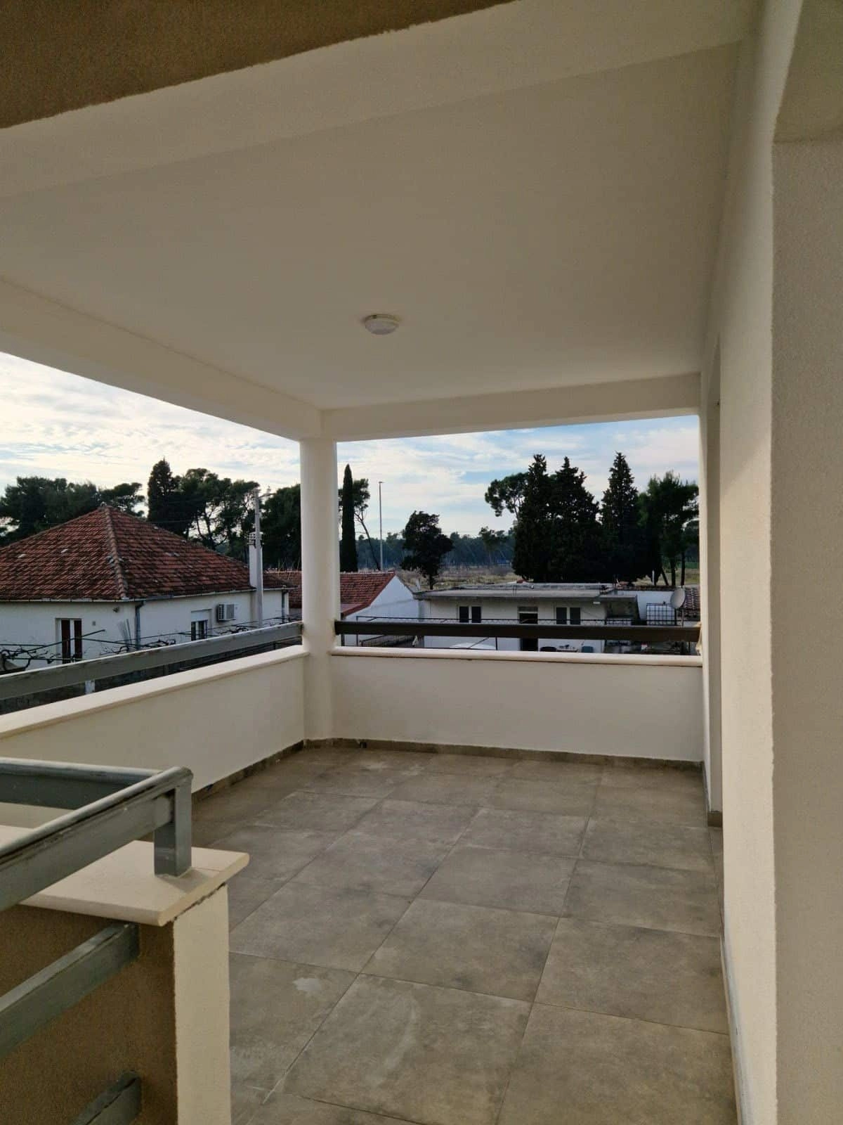 Dvosoban-stan-u-novoj-zgradi-Murtovina-Podgorica-4 Izdavanje: Dvosoban stan – Murtovina, Podgorica — fotografija 5
