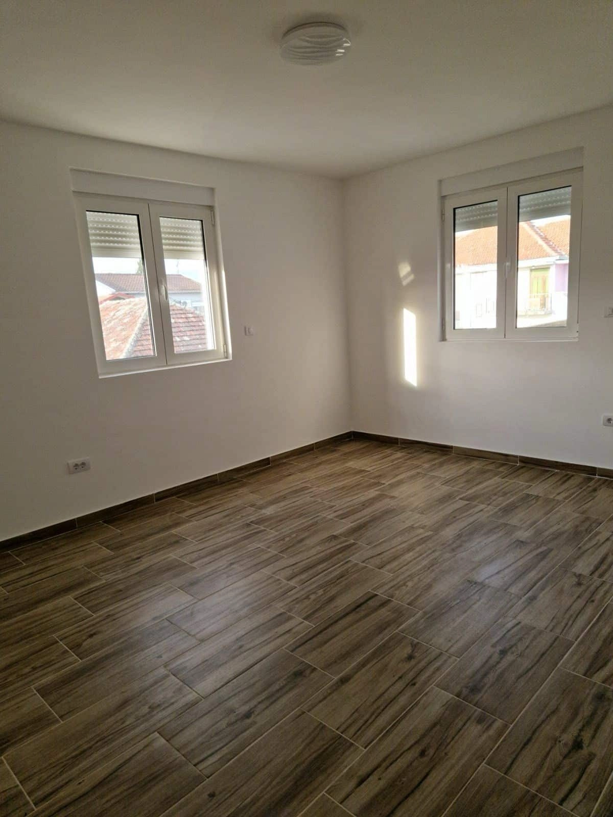 Dvosoban-stan-u-novoj-zgradi-Murtovina-Podgorica-6 Izdavanje: Dvosoban stan – Murtovina, Podgorica — fotografija 7