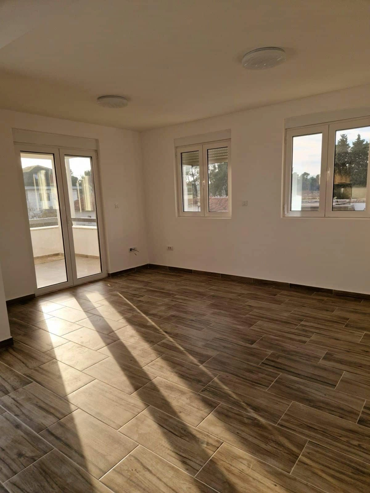Dvosoban-stan-u-novoj-zgradi-Murtovina-Podgorica-7 Izdavanje: Dvosoban stan – Murtovina, Podgorica — fotografija 8