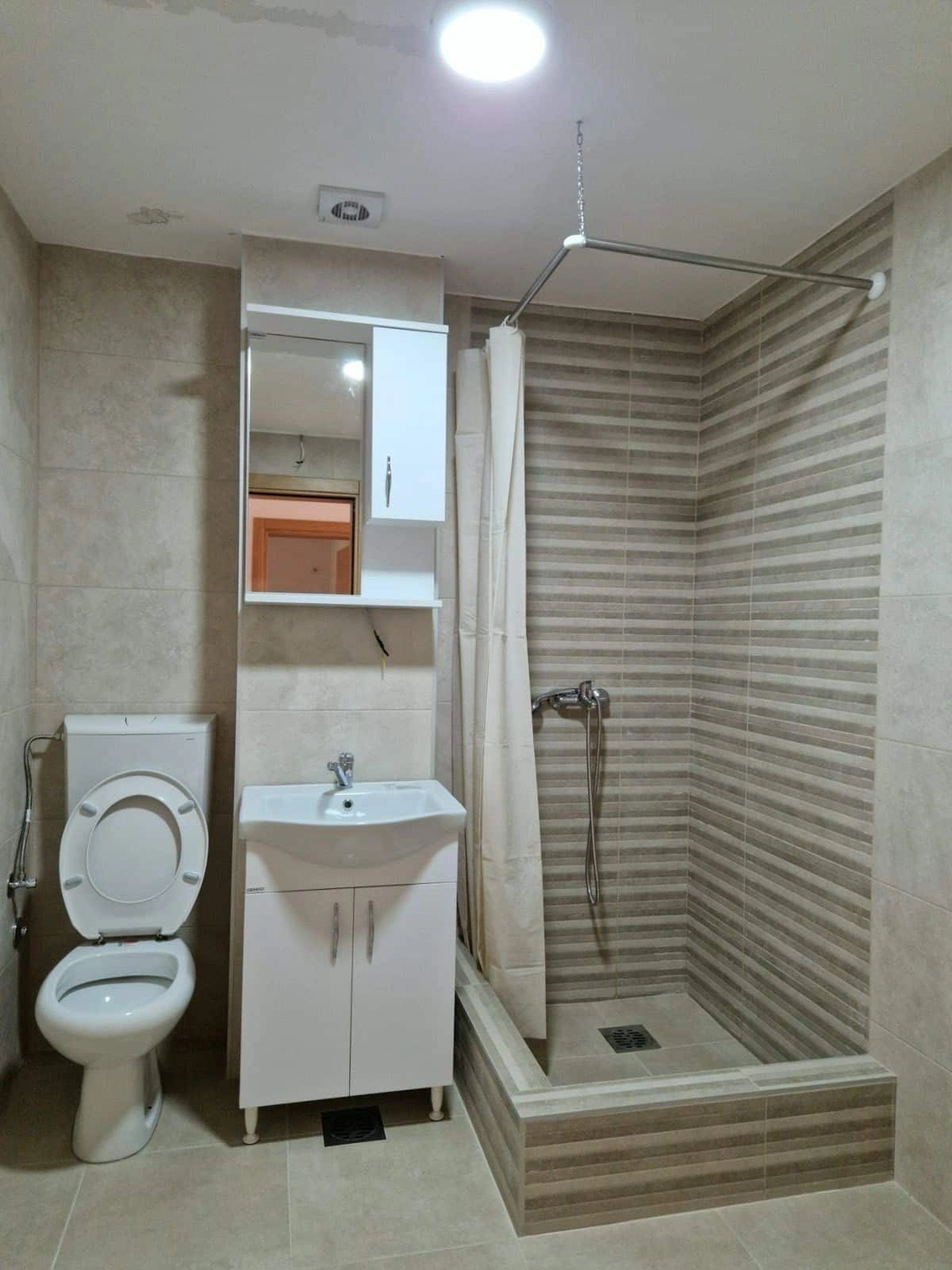 Dvosoban-stan-u-novoj-zgradi-Murtovina-Podgorica-9 Izdavanje: Dvosoban stan – Murtovina, Podgorica — fotografija 10