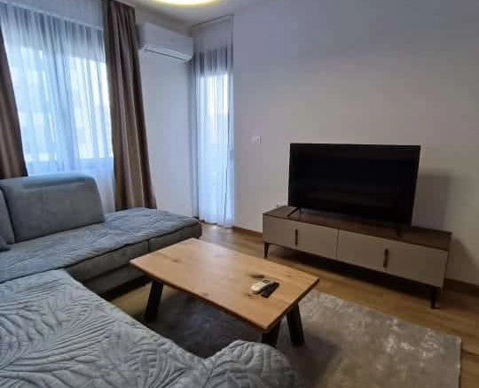 Namješten jednosoban stan u City kvartu, Podgorica — fotografija 2
