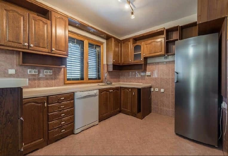 Namjestena-kuca-na-placu-u-Zabjelu-Podgorica-5 Izdavanje: Kuća 370 m² – Zabjelo, Podgorica — fotografija 6