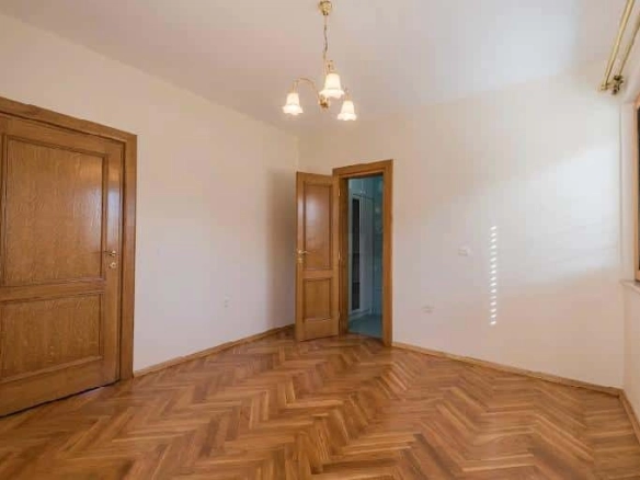Izdavanje: Kuća 370 m² – Zabjelo, Podgorica — fotografija 10