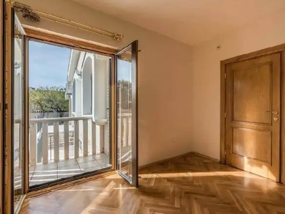 Izdavanje: Kuća 370 m² – Zabjelo, Podgorica — fotografija 12