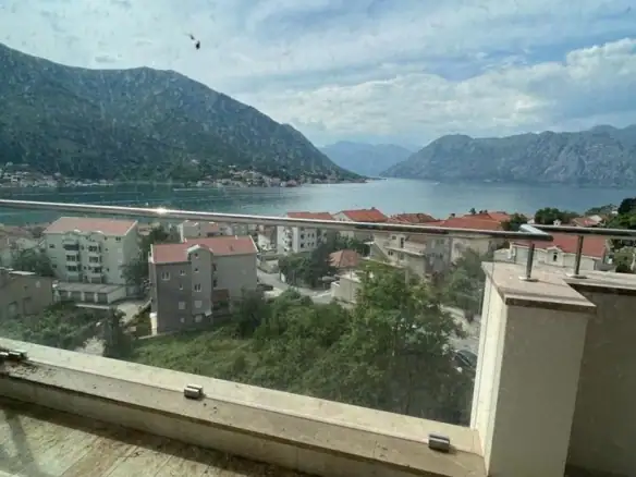 Dvosoban stan 108 m² – Dobrota, Kotor — fotografija 8