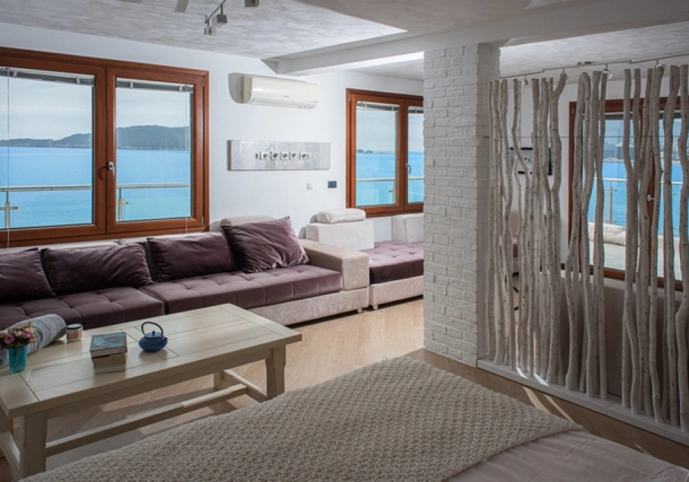 Dvosoban-stan-sa-pogledom-na-more-u-Rafailovicima-Budva-3 Dvosoban stan 142 m² – Rafailovići, Budva — fotografija 4
