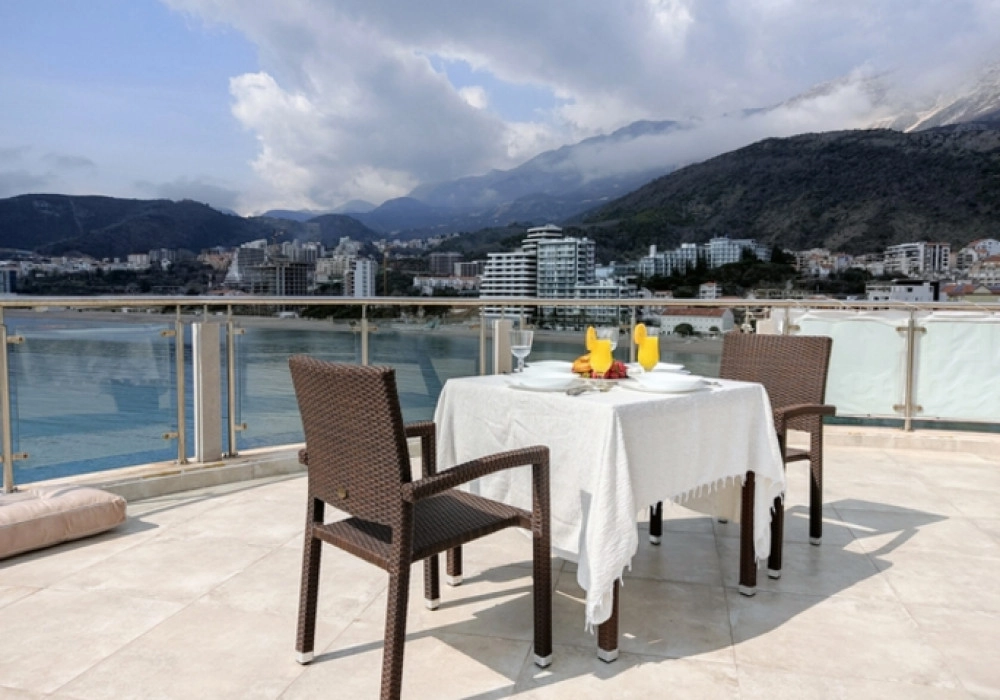 Dvosoban-stan-sa-pogledom-na-more-u-Rafailovicima-Budva-7 Dvosoban stan 142 m² – Rafailovići, Budva — fotografija 8