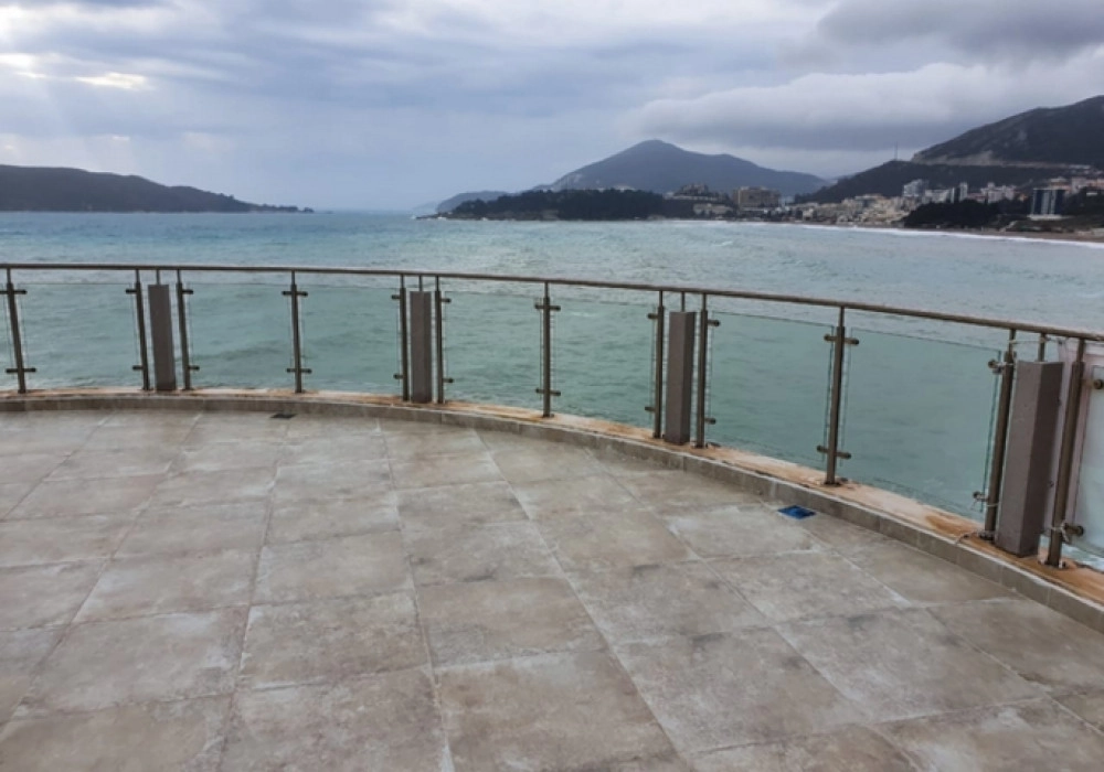 Dvosoban-stan-sa-pogledom-na-more-u-Rafailovicima-Budva-12 Dvosoban stan 142 m² – Rafailovići, Budva — fotografija 13