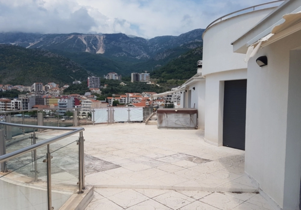 Dvosoban-stan-sa-pogledom-na-more-u-Rafailovicima-Budva-13 Dvosoban stan 142 m² – Rafailovići, Budva — fotografija 14