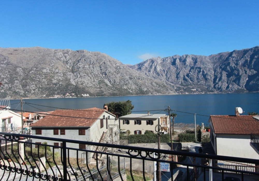 Kuca-uz-more-u-Stolivu-Kotor-1 Kuća 300 m² – Stoliv, Kotor — fotografija 2