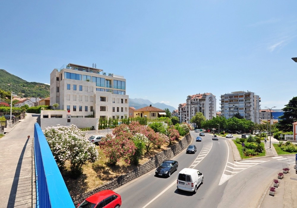 Dvosoban-stan-u-kompleksu-u-Gorici-Tivat-2 Stan – Gorica, Tivat — fotografija 3