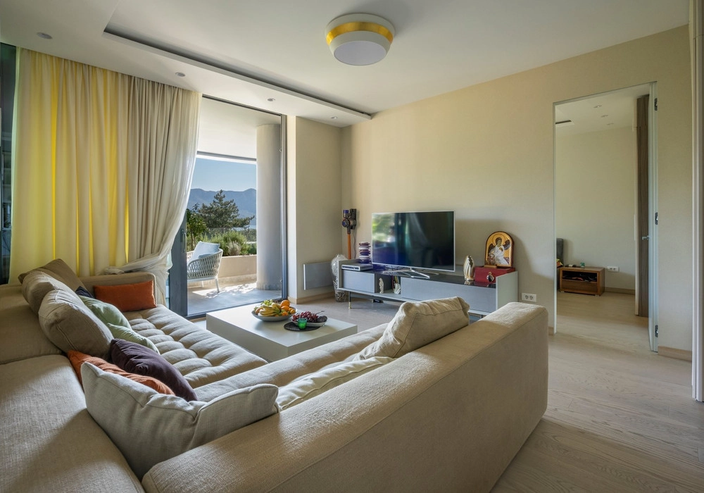 Dvosoban-stan-sa-terasom-i-pogledom-na-more-Budva-3 Stan – Gospoština, Budva — fotografija 4
