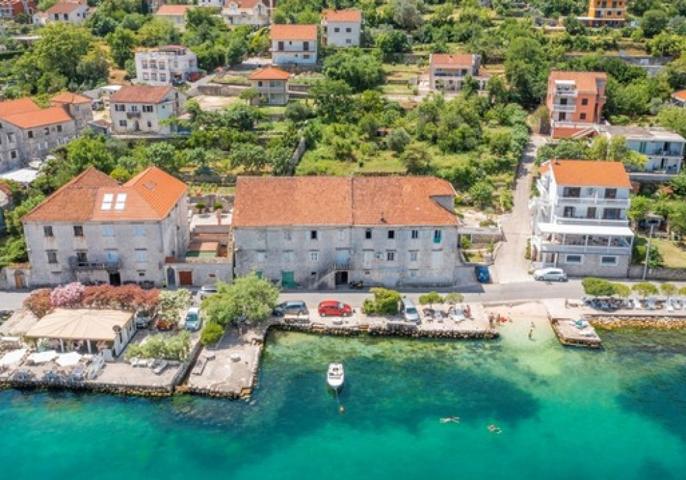 Kamena-kuca-na-prvoj-liniji-do-mora-u-Prcnju-Kotor-1 Kuća 235 m² – Prčanj, Kotor — fotografija 2
