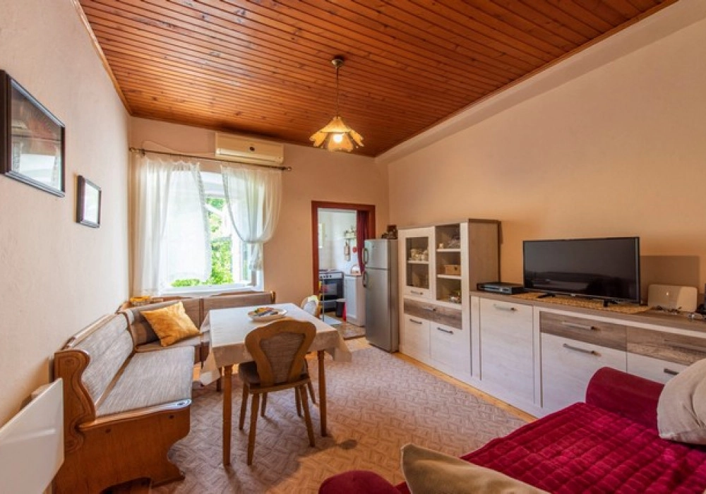 Kamena-kuca-na-prvoj-liniji-do-mora-u-Prcnju-Kotor-11 Kuća 235 m² – Prčanj, Kotor — fotografija 12