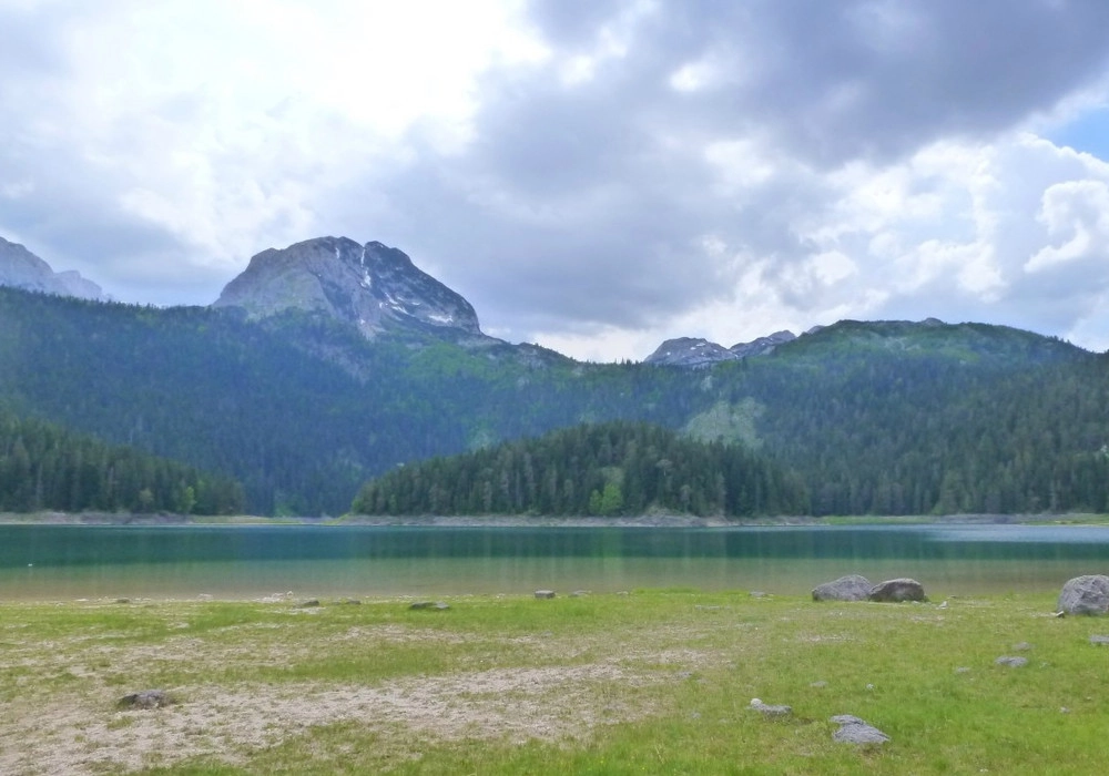 Kuca-na-cetiri-sprata-u-centru-Zabljaka-1 Kuća – Žabljak — fotografija 2