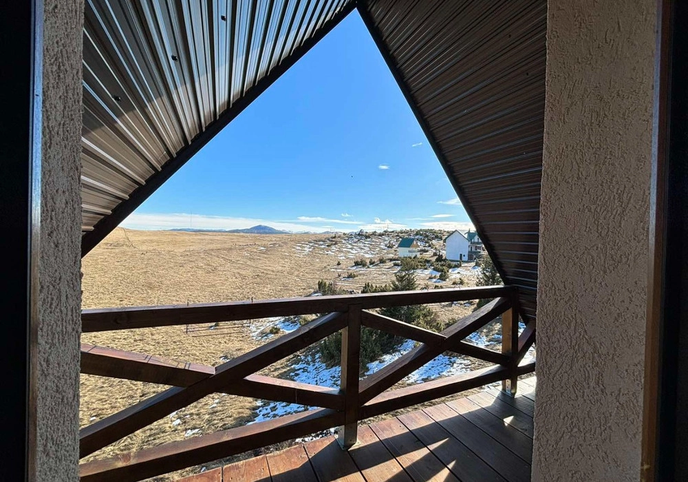 Kuca-na-cetiri-sprata-u-centru-Zabljaka-2 Kuća – Žabljak — fotografija 3