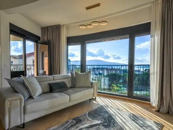 Dvosoban stan 73 m² – Tivat — fotografija 3