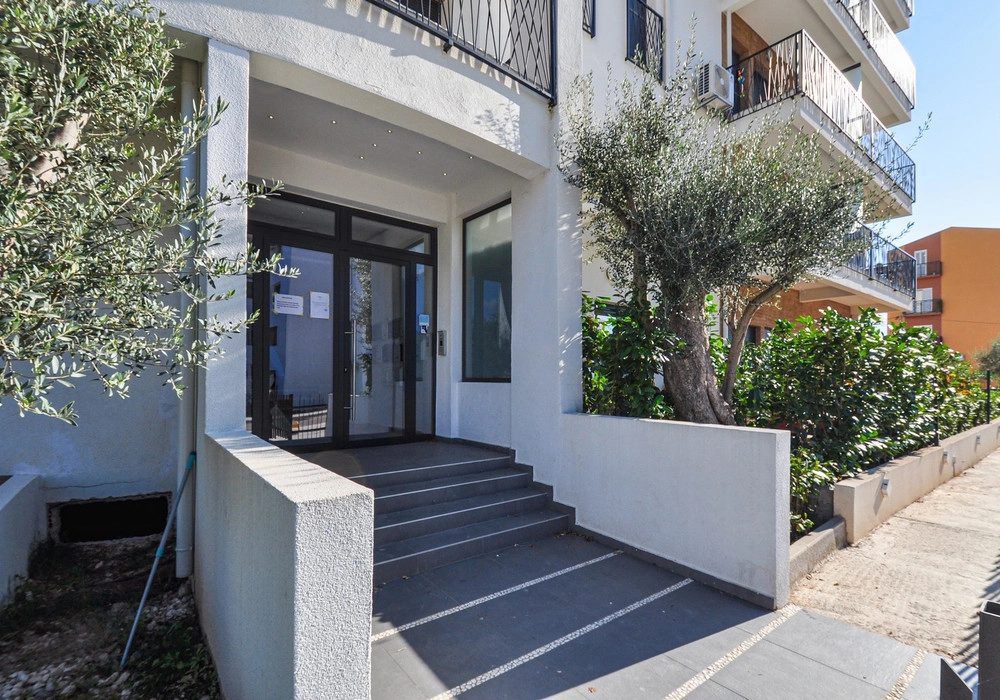 Dvosoban-stan-s-pogledom-na-more-u-Tivtu-3 Dvosoban stan 73 m² – Tivat — fotografija 4