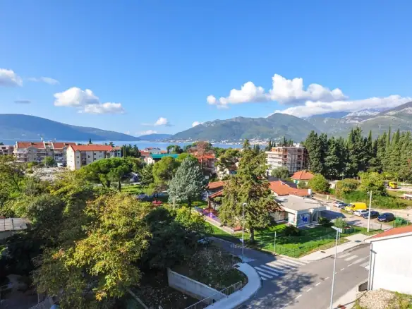 Dvosoban stan 73 m² – Tivat — fotografija 7