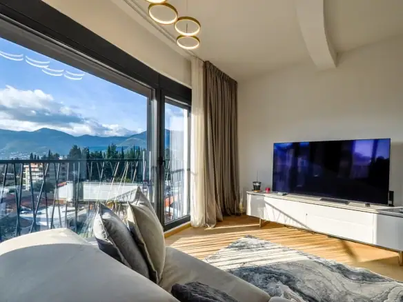Dvosoban stan 73 m² – Tivat — fotografija 11