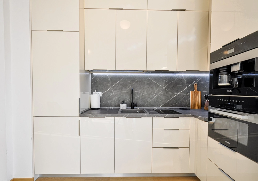 Dvosoban-stan-s-pogledom-na-more-u-Tivtu-11 Dvosoban stan 73 m² – Tivat — fotografija 12