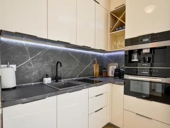 Dvosoban stan 73 m² – Tivat — fotografija 13