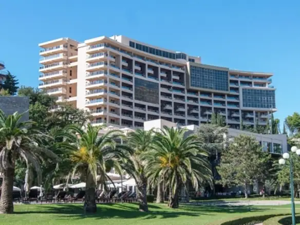 Trosoban stan 93 m² – Boreti, Budva — fotografija 7