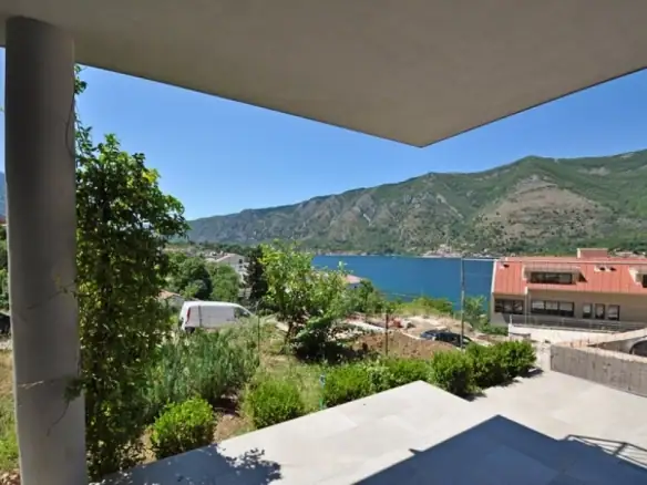 Četvorosoban stan 224 m² – Dobrota, Kotor — fotografija 5