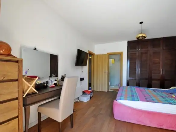 Četvorosoban stan 224 m² – Dobrota, Kotor — fotografija 12