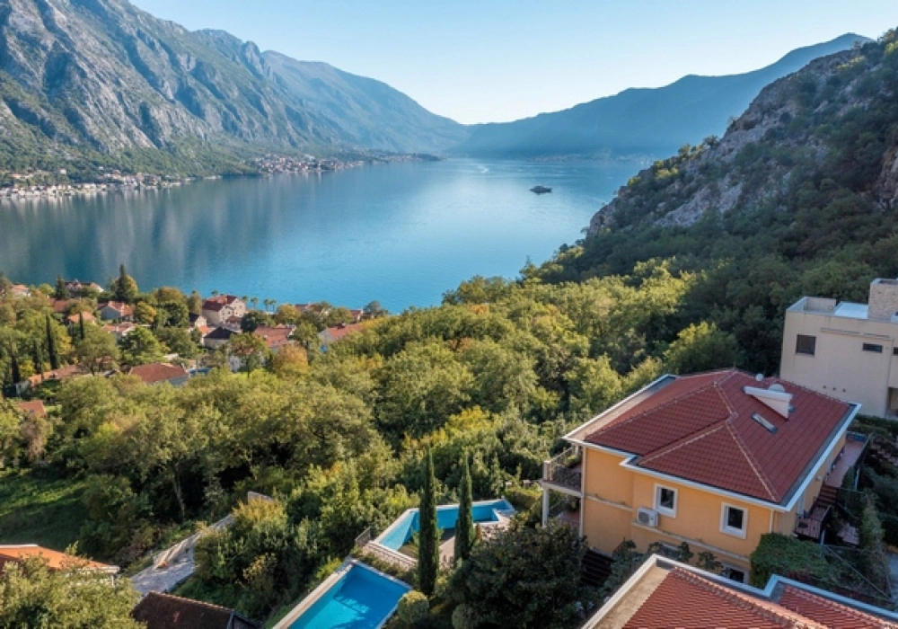 Trosoban-stan-sa-bazenom-u-Orahovcu-Kotor-8 Trosoban stan 148 m² – Orahovac, Kotor — fotografija 9