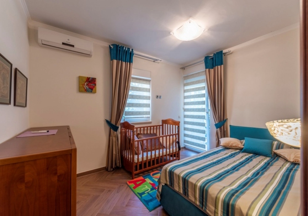 Trosoban-stan-sa-bazenom-u-Orahovcu-Kotor-13 Trosoban stan 148 m² – Orahovac, Kotor — fotografija 14