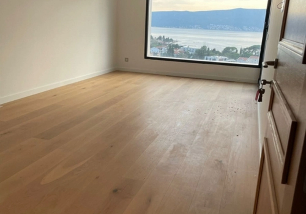 Dvosoban-stan-sa-bazenom-u-Donjoj-Lastvi-Tivat-2 Dvosoban stan 104 m² – Donja Lastva, Tivat — fotografija 3