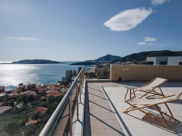 Dvosoban stan sa terasom u Rafailovićima