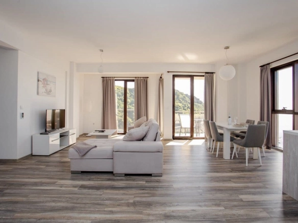 Dvosoban stan 282 m² – Rafailovići, Budva — fotografija 3
