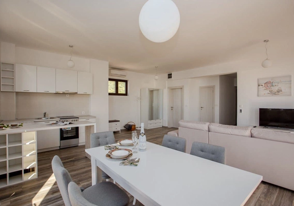 Dvosoban-stan-sa-terasom-u-Rafailovicima-Budva-7 Dvosoban stan 282 m² – Rafailovići, Budva — fotografija 8