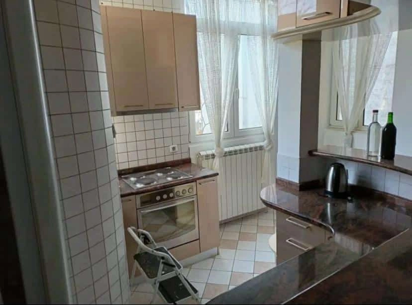Trosoban-stan-u-Centru-Podgorica-1 Namješten trosoban stan u Centru, Podgorica — fotografija 2