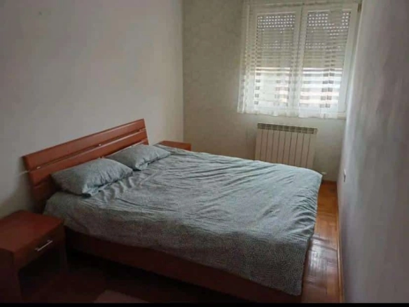 Namješten trosoban stan u Centru, Podgorica — fotografija 3