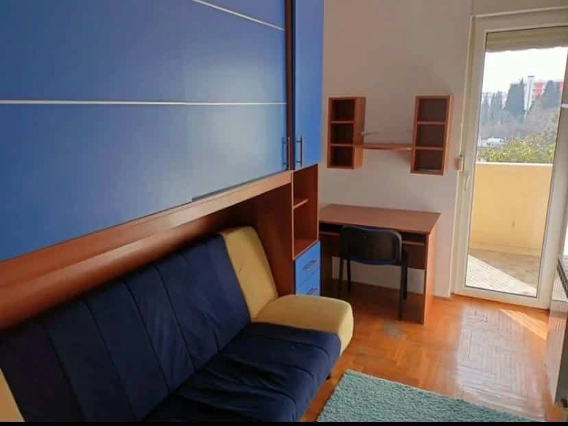 Trosoban-stan-u-Centru-Podgorica-5 Namješten trosoban stan u Centru, Podgorica — fotografija 6