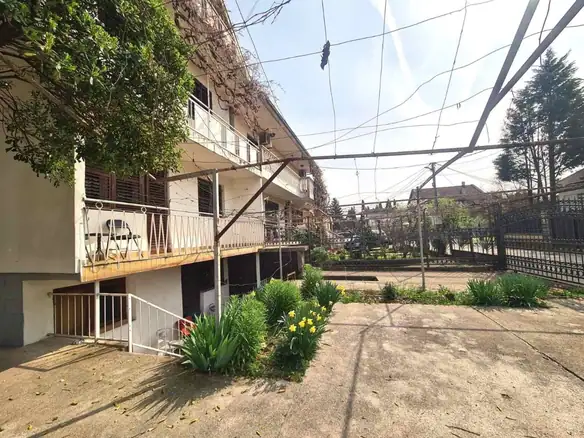 Dvosoban stan sa dvorištem u Tološima, Podgorica — fotografija 8