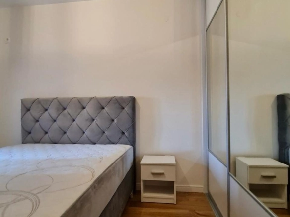Namješten jednosoban stan, Central Point, Podgorica — fotografija 10