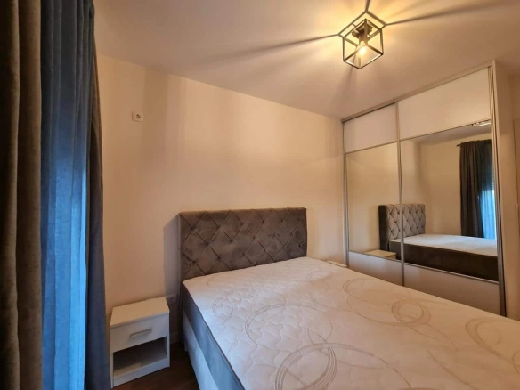 Namješten jednosoban stan, Central Point, Podgorica — fotografija 11