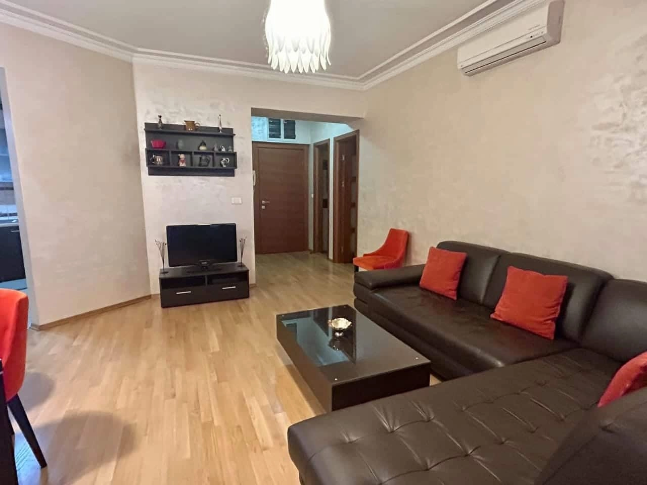 Dvosoban-namjesten-stan-u-centru-Podgorice-8 Namješten dvosoban stan u Centru, Podgorica — fotografija 9