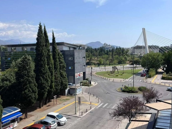 Namješten jednosoban stan kod Milenijum mosta, Podgorica — fotografija 2