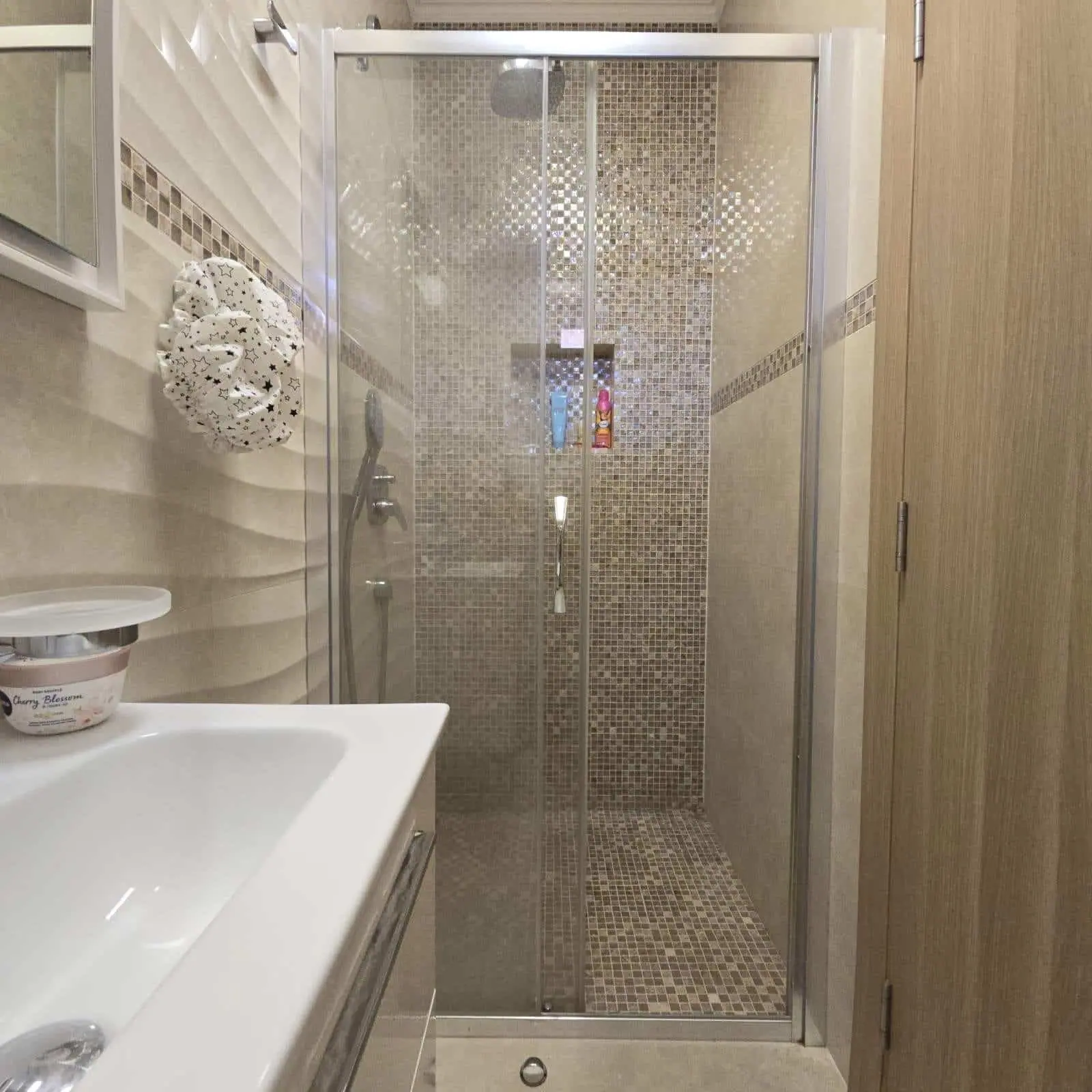 Namjestena-kuca-sa-dvoristem-u-Podgorici-6 Kuća 200 m² – Podgorica — fotografija 7