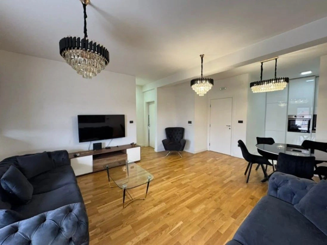 Trosoban-stan-Dalmatinska-Podgorica-3 Izdavanje: Trosoban stan 130 m² – Dalmatinska, Podgorica — fotografija 4